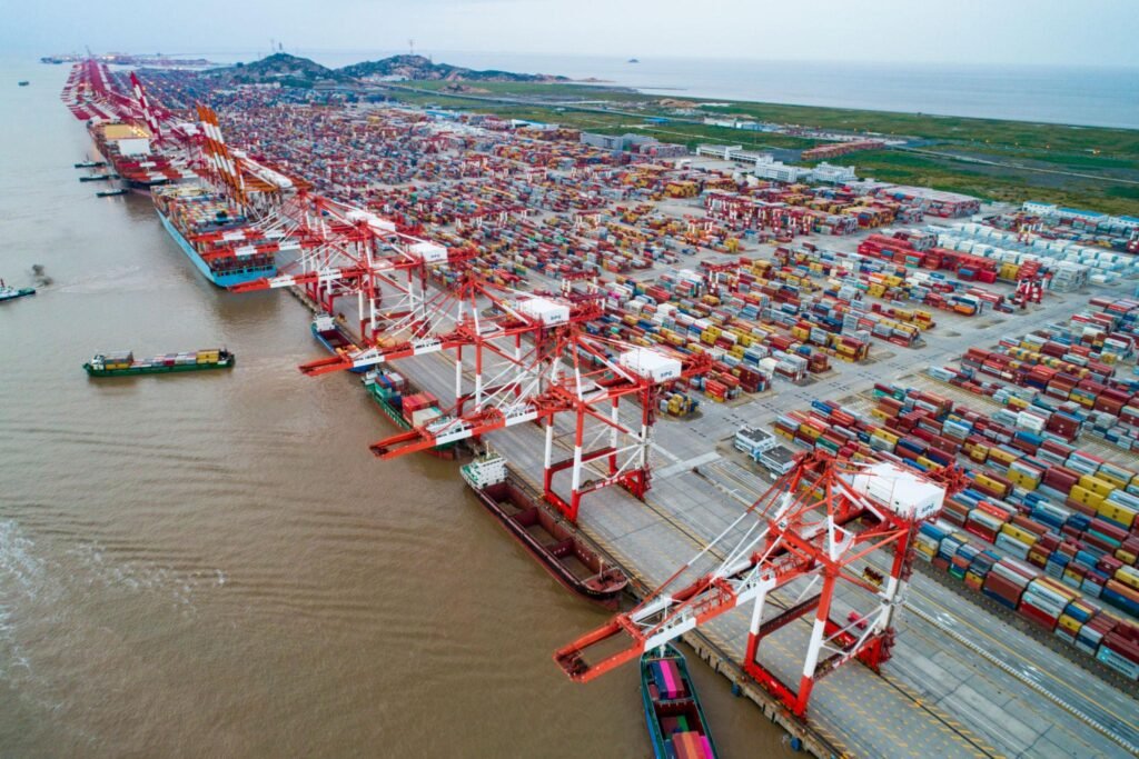 China Grows 4.5% as Exports Outpace Domestic Demand